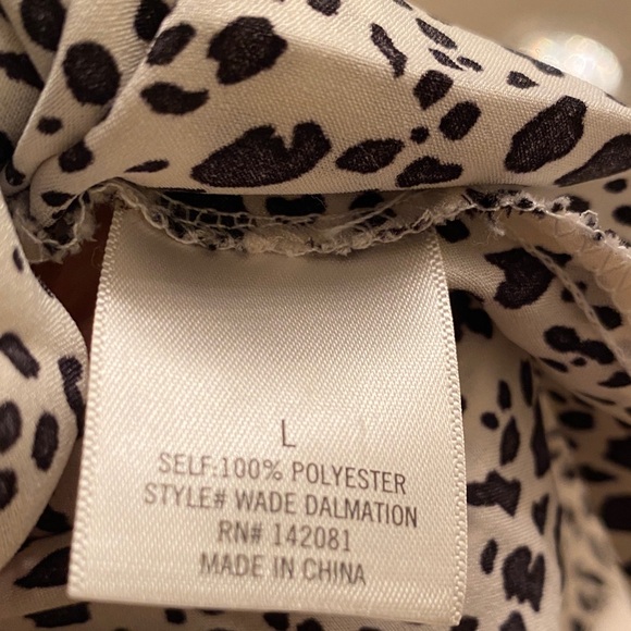 Elegant Black and White Pleated Skirt - Picture 5 of 5